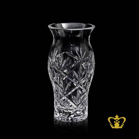 Crystal-little-vase-hand-crafted-with-elegant-cuts
